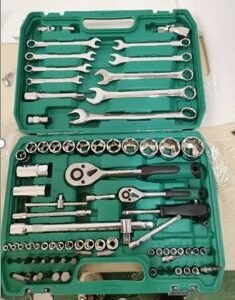82pcs auto repair tool set - FERRAMENTAS