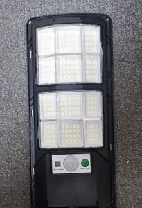LUMINÁRIA LED SOLAR PARA USO EXTERNO, COM CORPO EM MATERIAL PLASTICO OU METALICO