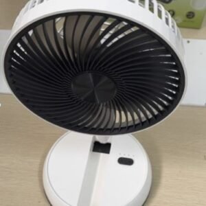VENTILADOR DE MESA COM CORPO EM PLASTICO E FUNCIONAMENTO POR BATERIA RECARREGAVEL POR CABO USB