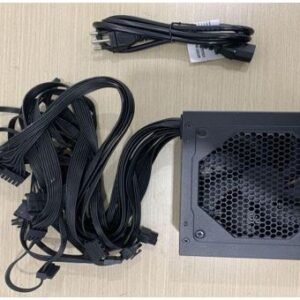 FONTE DE ALIMENTACAO PARA COMPUTADOR GAMER COM SISTEMA DE REFRIGERACAO E ILUMINACAO RGB