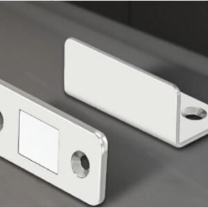 FECHO MAGNÉTICO EM L. COMPOSTO POR DUAS PARTES, UMA PARTE COM ÍMÃ E OUTRA EM METAL COM FORMATO L PARA MANTER PORTAS E GAVETAS DE MOVEIS FECHADAS.