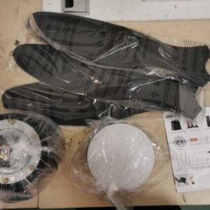 LUSTRE DE LUZ DE LED COM CORPO EM PLÁSTICO PARA SER FIXADO NO TETO COM VENTILADOR DE 3 PÁS, MODELO ZL-001