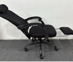 CADEIRA DE ESCRITORIO GIRATORIA COM ASSENTO E ENCOSTO ESTOFADOS EM TECIDO TELADO