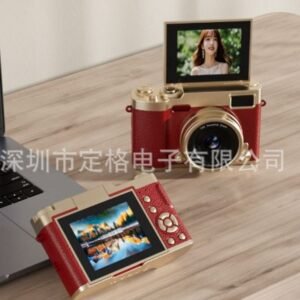 CAMERA DIGITAL DE TELA FLIP COM DEFINICAO 4K. TELA HD DE 2.4", RESOLUCAO DO VIDEO DE 1080 PIXELS, ZOOM DIGITAL 16X