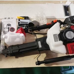 MARTELETE ROMPEDOR COM FUNCIONAMENTO A GASOLINA. EXECUTA 1500 ACERTOS POR MINUTO, VELOCIDADE VARIAVEL, POTENCIA 1900W. ALIMENTADO POR MOTOR DE 52CC, DOIS TEMPOS. ACOMPANHA ACESSORIOS