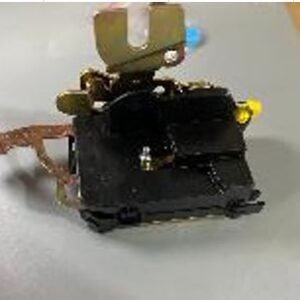 FECHADURA PORTA MALAS AUTOMOTIVA, FABRICADO EM ACO COM COMPONENTES PLASTICO, DESTINADA AO TRAVAMENTO DO COMPARTIMENTO PORTA-MALAS