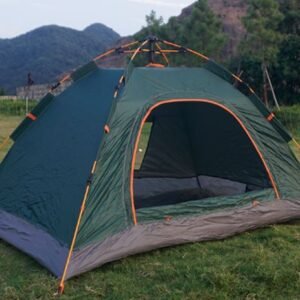 BARRACA PARA CAMPING COM MONTAGEM AUTOMATICA, ESTRUTURA COM VARETAS DE FIBRA DE VIDRO E TENDA EM POLIESTER IMPERMEABILIZADO, CAPACIDADE PARA 3-4 PESSOAS, ACOMPANHA BOLSA DE TRANSPORTE