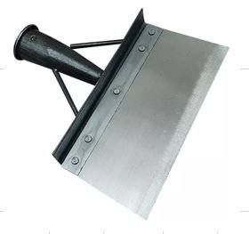 FERRAMENTA MANUAL PARA LIMPEZA PESADA TIPO RASPADOR DE PISO
