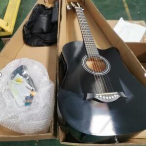 VIOLAO ACUSTICO DE MADEIRA, COM ENCORDOAMENTO METALICO, MODELO PARA DESTROS, ACABAMENTO EM VERNIZ BRILHANTE PRETO