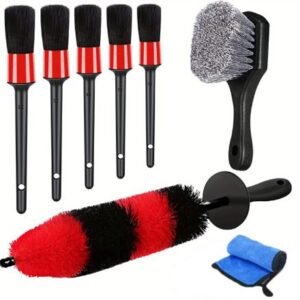 KIT DE ESCOVAS PARA LIMPEZA AUTOMOTIVA CONTENDO 5 PINCEIS DE DIFERENTES TAMANHOS E 2 ESCOVAS COM CERDAS DE POLIAMIDA E CABO EM PLASTICO. ACOMPANHA PANO DE MICROFIBRA
