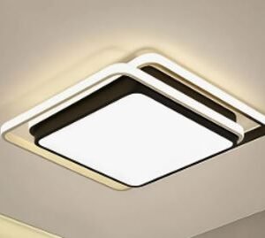 LUMINARIA DE TETO, TIPO PLAFON, MODELO SOBREPOR, FORMATO QUADRADO COM ESTRUTURA EM METAL E DIFUSOR EM ACRILICO COM FONTE EXCLUSIVA DE LUZ DE LED, POSSUI SISTEMA DE CONTROLE DETEMPERATURA DE COR (BRANCA FRIA, NEUTRA E QUENTE). DESTINADO A ILUMINACAO DE AMBIENTES INTERNOS