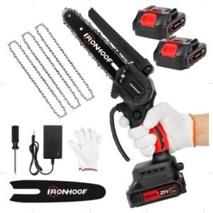 MINI MOTOSERRA ELETRICA PORTATIL COM FUNCIONAMENTO SEM FIO. UTILIZADA PARA PODA DE GALHOS E TRONCOS LEVES. EQUIPADA COM CORRENTE DE ACO, EMPUNHADEIRA ERGONOMICA ANTIDERRAPANTE, SISTEMA DE PROTECAO DO PUNHA E GUIA DA CORRENTE. ACOMPANHA 2 CORRENTES DE REPOSICAO, CHAVE DE MONTAGEM, CHAVE DE FENDA, PAR DE LUVAS DE SEGURANCA, ACONDICIONADAS EM MALETA PLASTICA PARA TRANSPORTE. MARCA IRONHOOF