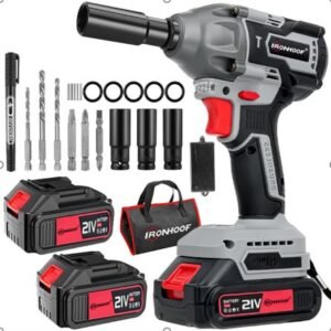 PARAFUSADEIRA DE IMPACTO SEM FIO, COM TORQUE MAXIMO DE 520 N.M SEM ESCOVA, POSSUI CONTROLE DE VELOCIDADE, TRAVA, LUZ DE LED E BRACADEIRA. FUNCIONAMENTO POR BATERIA DE 21V. O PRODUTO ACOMPANHA 2 BATERIAS, CARREGADOR, CONJUNTO DE SOQUETES, BROCAS, ADAPTADOR, LUVA DE TECIDO, ACONDICIONADOS EM UMA BOLSA DE TECIDO, MARCA IRONHOOF